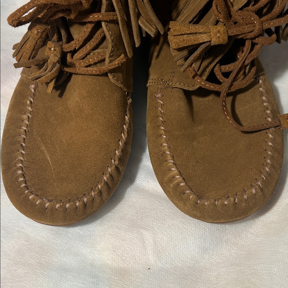 Minnetonka Ankle Suede Moccasin Boots - Picture 5 of 9